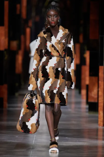Look 22